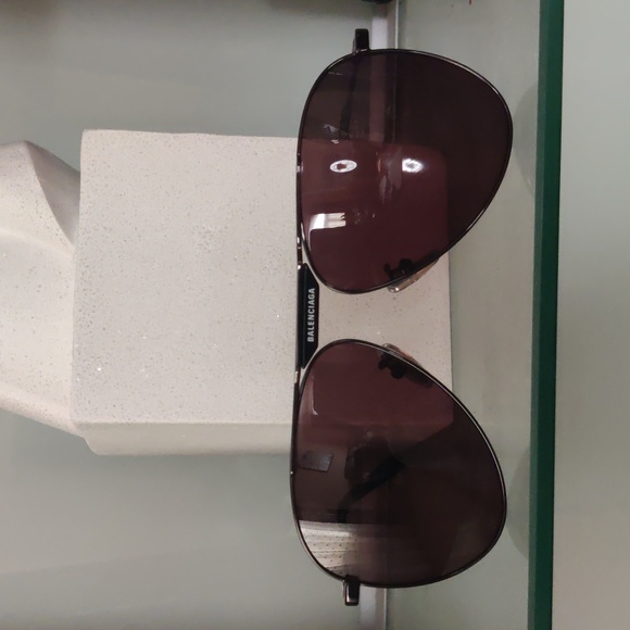 Authentic Balenciaga new season unisex aviator sunglasses - Picture 5 of 6